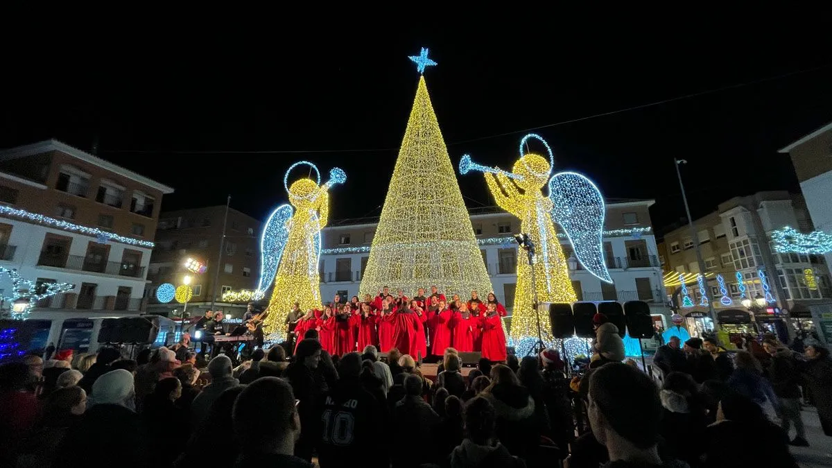 Escenario de los Ángeles de la Plaza de Los Guachis | Fotografía de Ayto. de Torrejón de Ardoz.