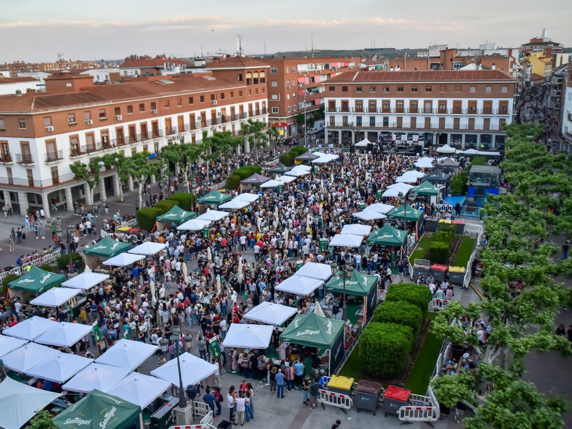 Imagen de la Plaza Mayor durante la pasada edición de Saborea Torrejón